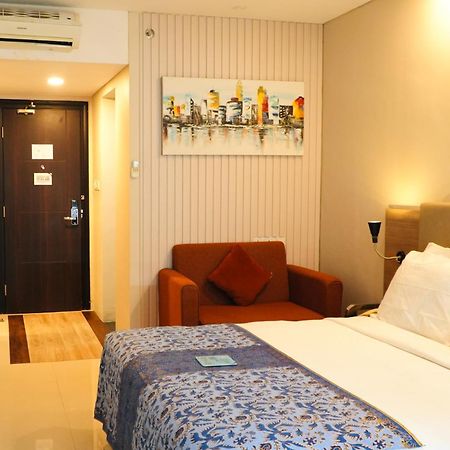Verse Hotel Cirebon Luaran gambar
