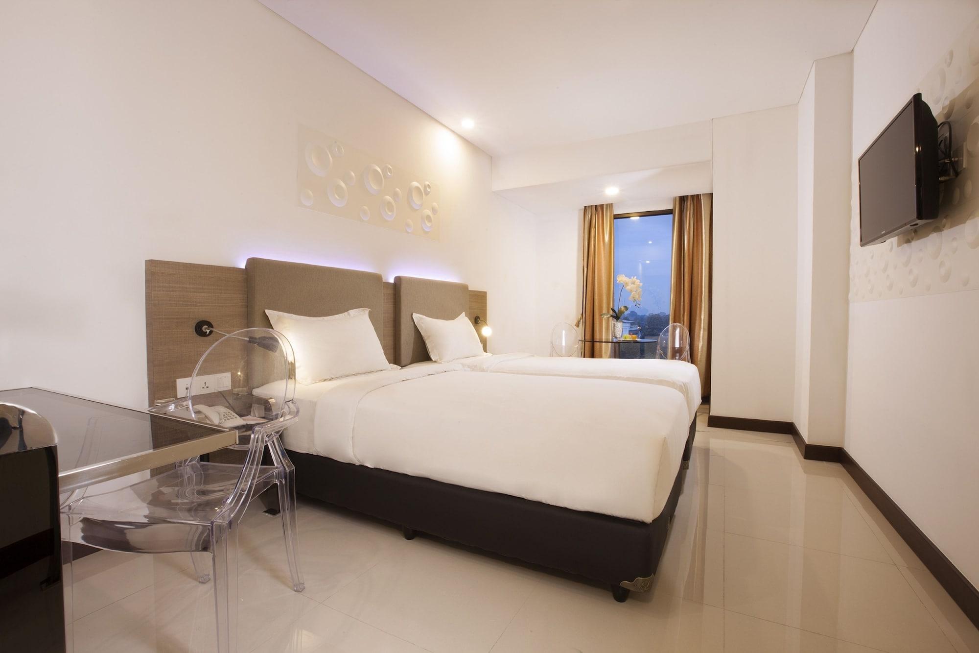 Verse Hotel Cirebon Luaran gambar