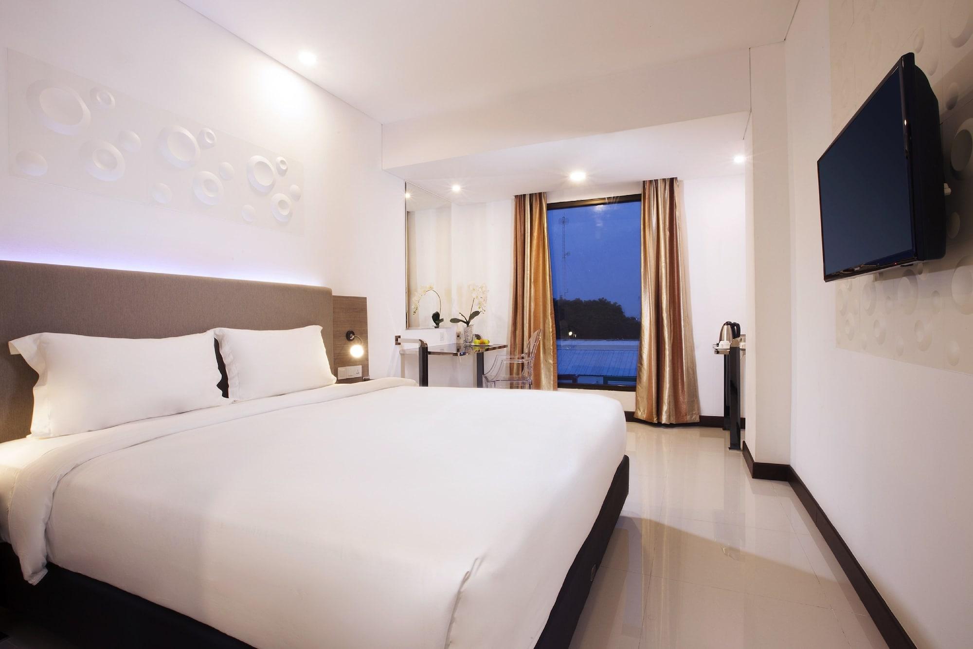 Verse Hotel Cirebon Luaran gambar