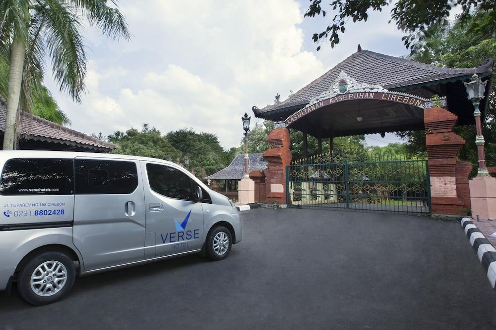 Verse Hotel Cirebon Luaran gambar