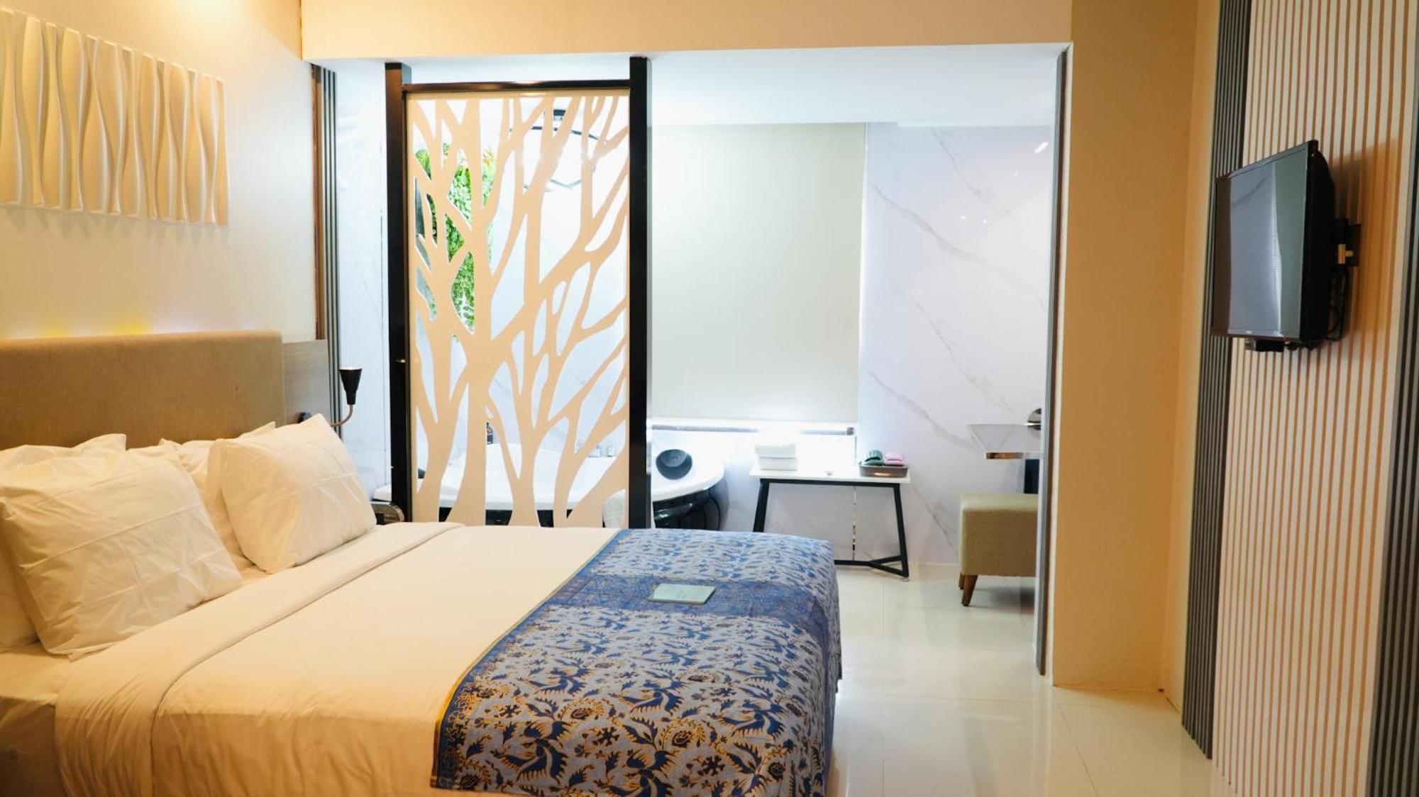 Verse Hotel Cirebon Luaran gambar