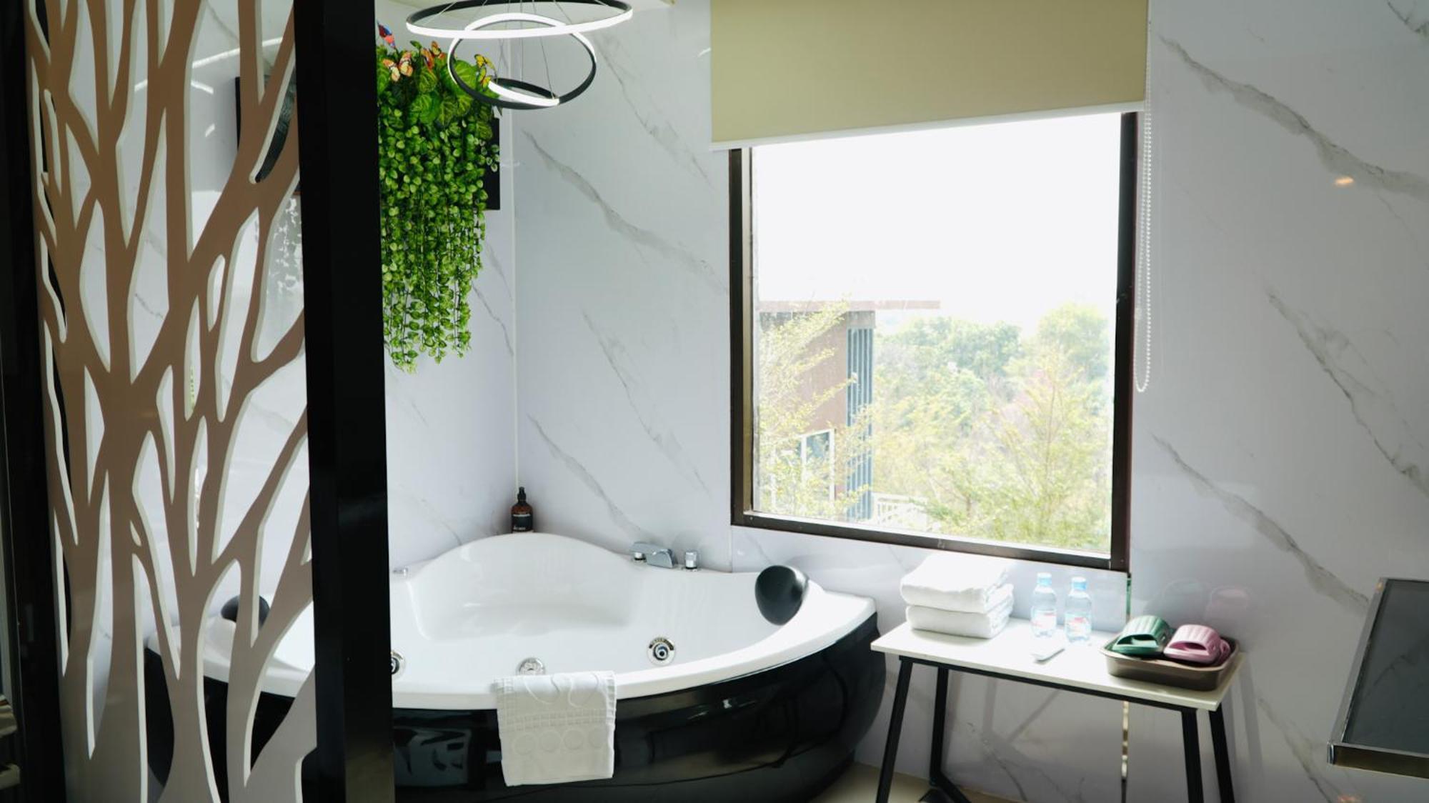 Verse Hotel Cirebon Luaran gambar