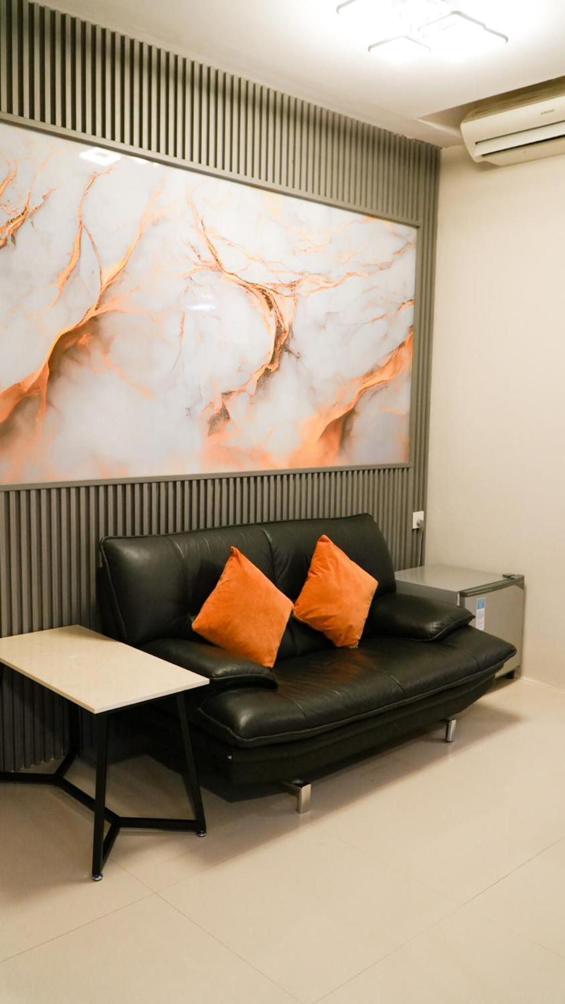 Verse Hotel Cirebon Luaran gambar