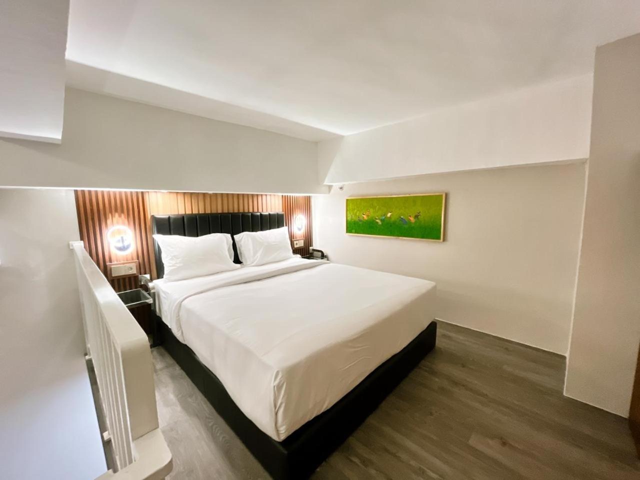 Verse Hotel Cirebon Luaran gambar