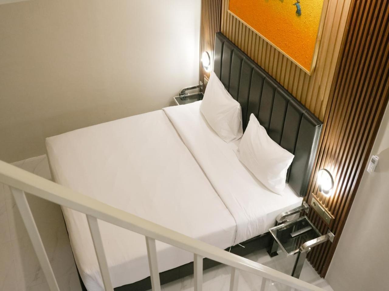 Verse Hotel Cirebon Luaran gambar