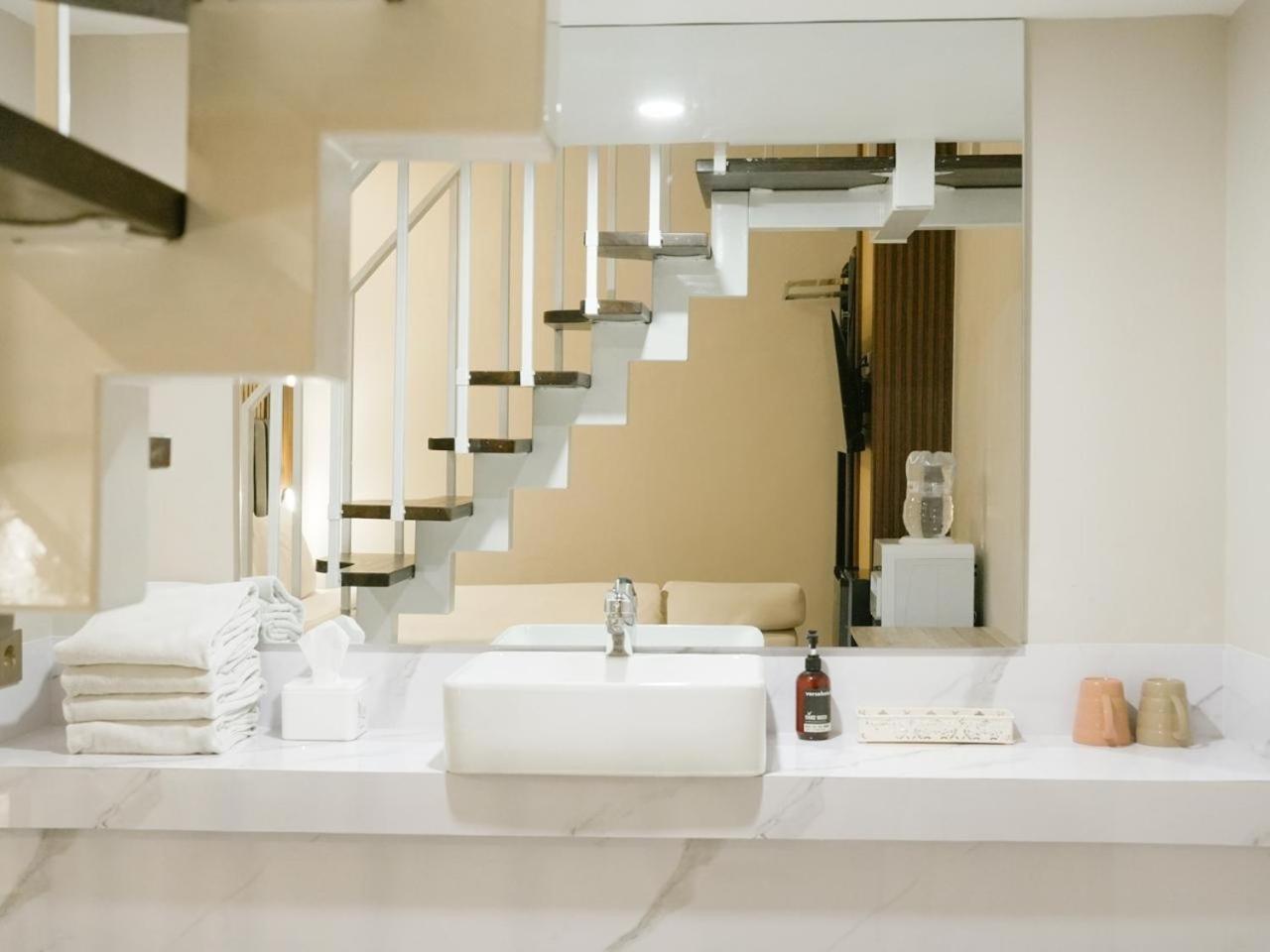 Verse Hotel Cirebon Luaran gambar
