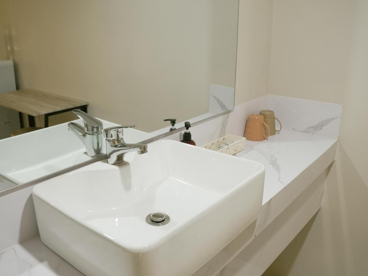 Verse Hotel Cirebon Luaran gambar