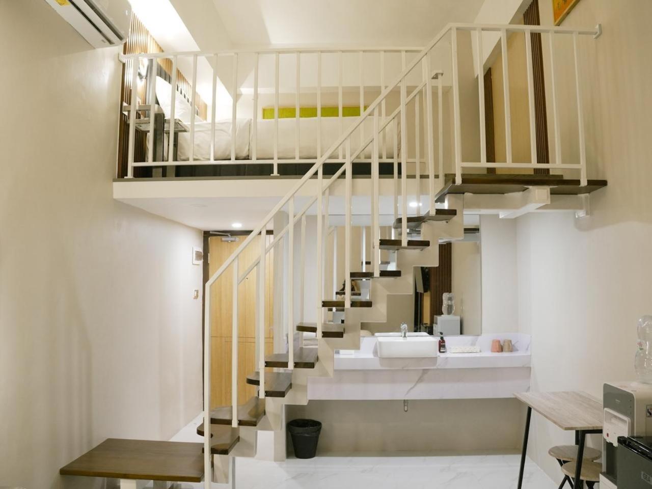 Verse Hotel Cirebon Luaran gambar