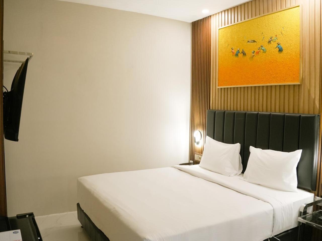 Verse Hotel Cirebon Luaran gambar