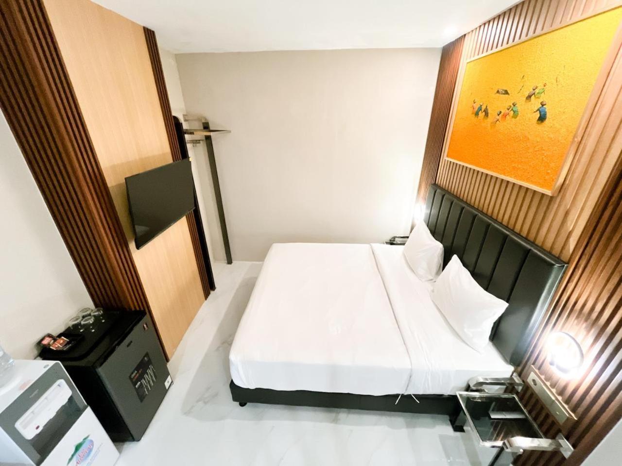 Verse Hotel Cirebon Luaran gambar