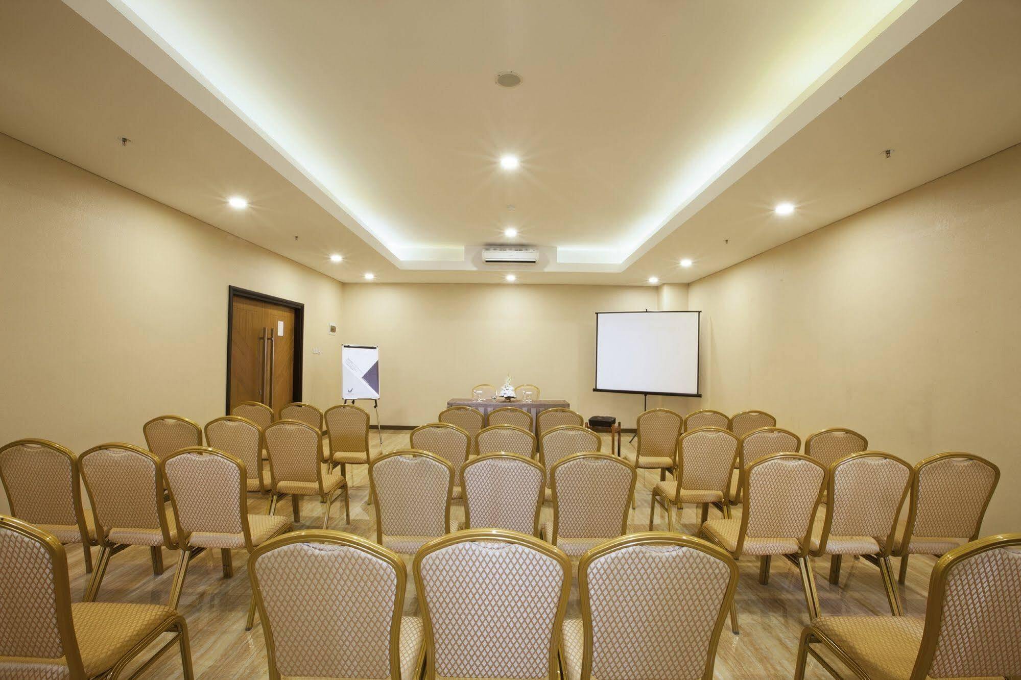 Verse Hotel Cirebon Luaran gambar