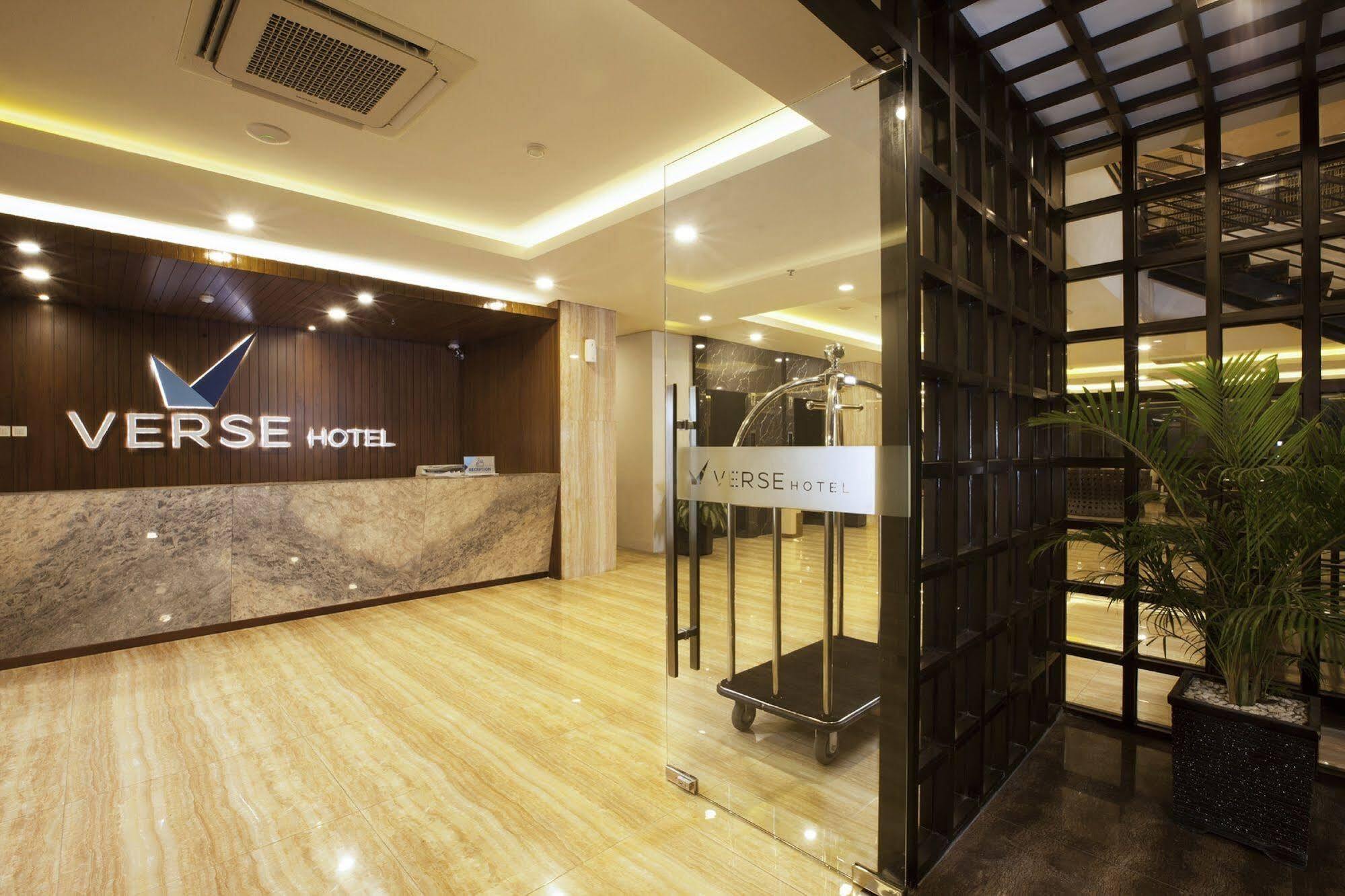 Verse Hotel Cirebon Luaran gambar