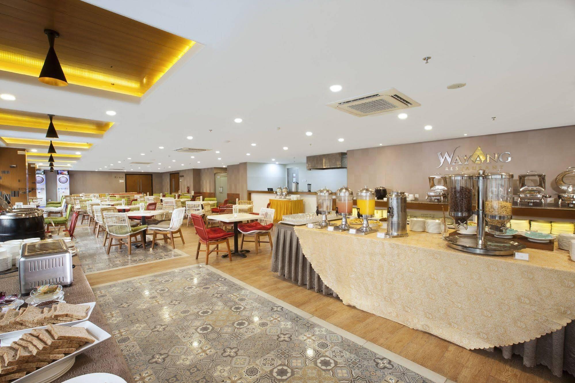 Verse Hotel Cirebon Luaran gambar